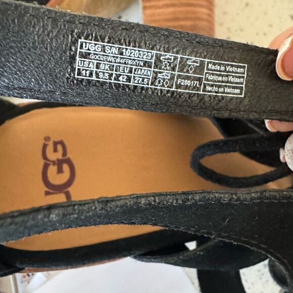 UGG Harris Black Suede Strappy Stacked Block Heeled Sandals Women’s Size 11 EUC - Picture 6 of 16